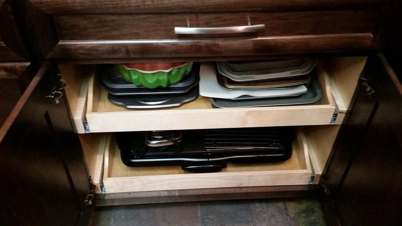 Kitchen Cabinets Pull Out Shelves